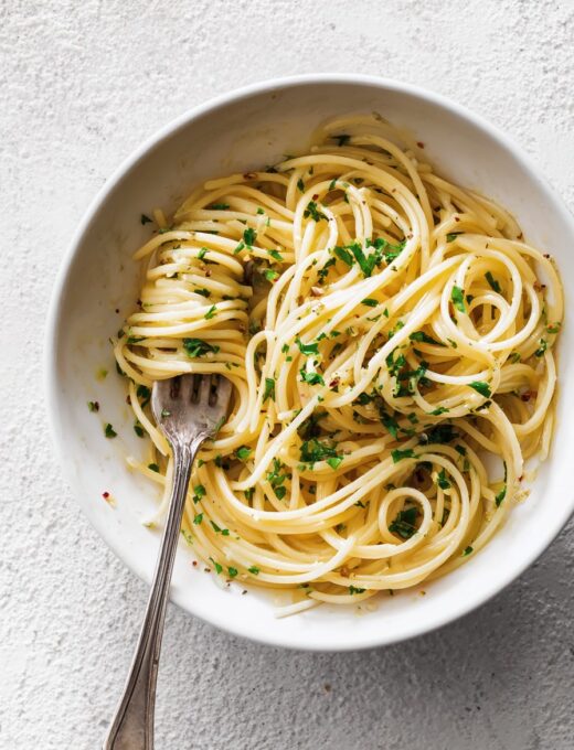 Aglio e Olio: Insanely Quick Recipe in 15 Minutes