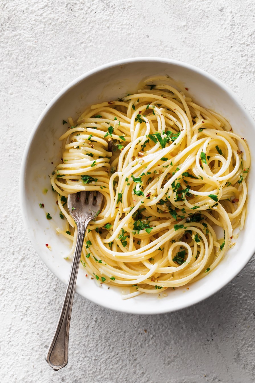 Aglio e Olio: Insanely Quick Recipe in 15 Minutes
